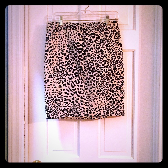 Sexy animal print mini skirt NWOT - Picture 1 of 1